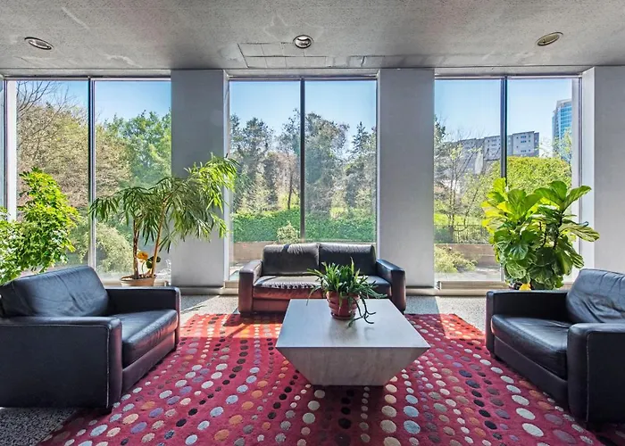804 Free Parking Modern Downtown Apt, Great Wifi